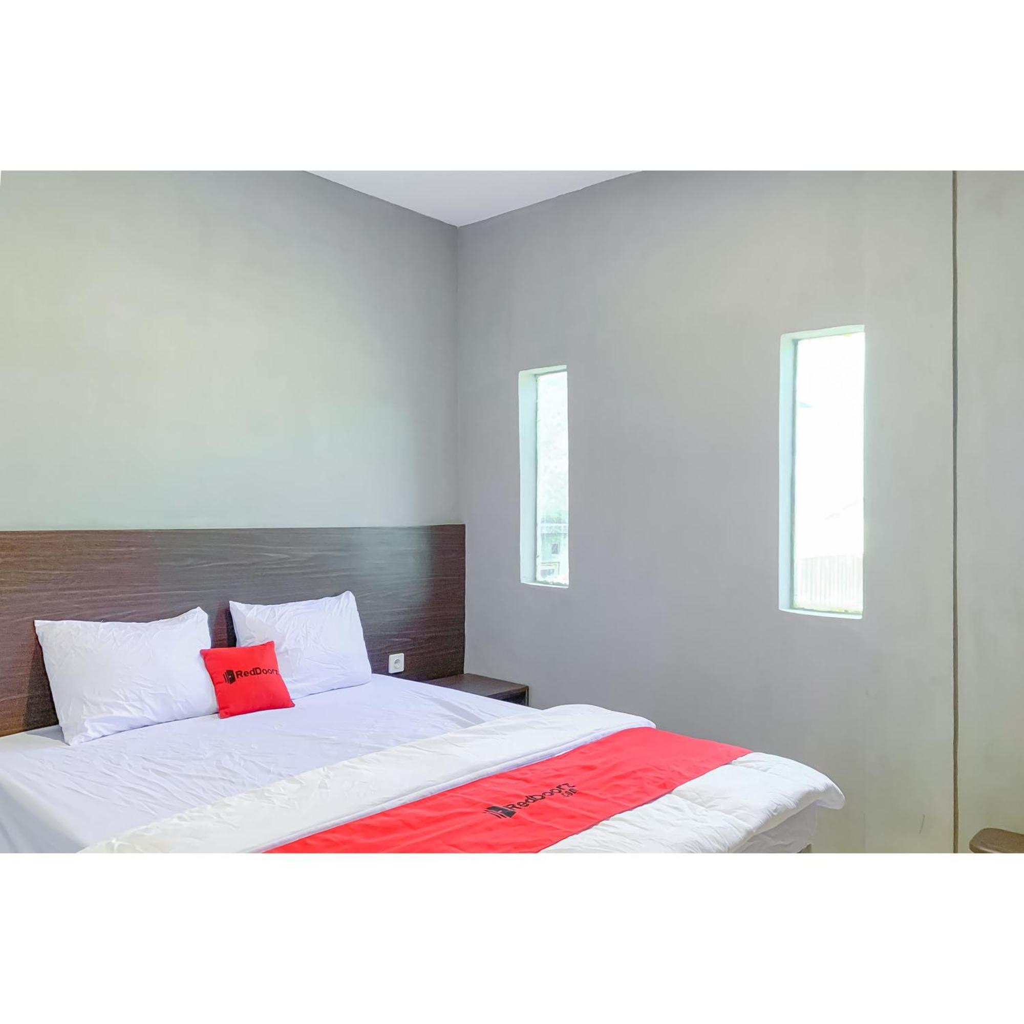 Reddoorz At D San Buah Batu Hotel 3*